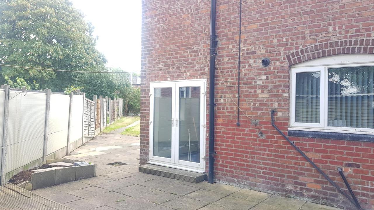 Bed & Breakfast Double Bedroom In Withington, M20. 1 Db Bed, Rm 1 Manchester
