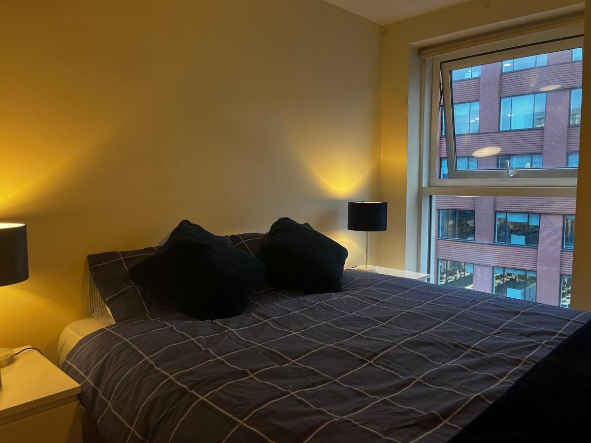 View Spacious 2 Bed 2 Bathrooms Manchester