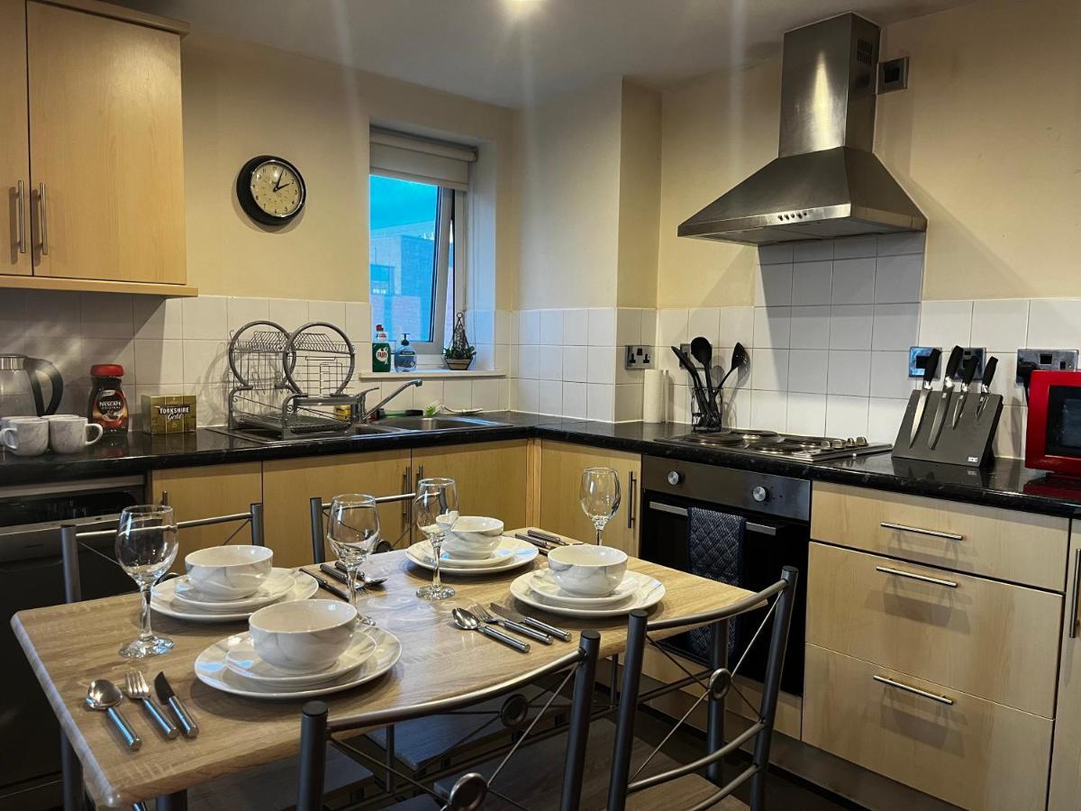 View Spacious 2 Bed 2 Bathrooms Apartment Manchester