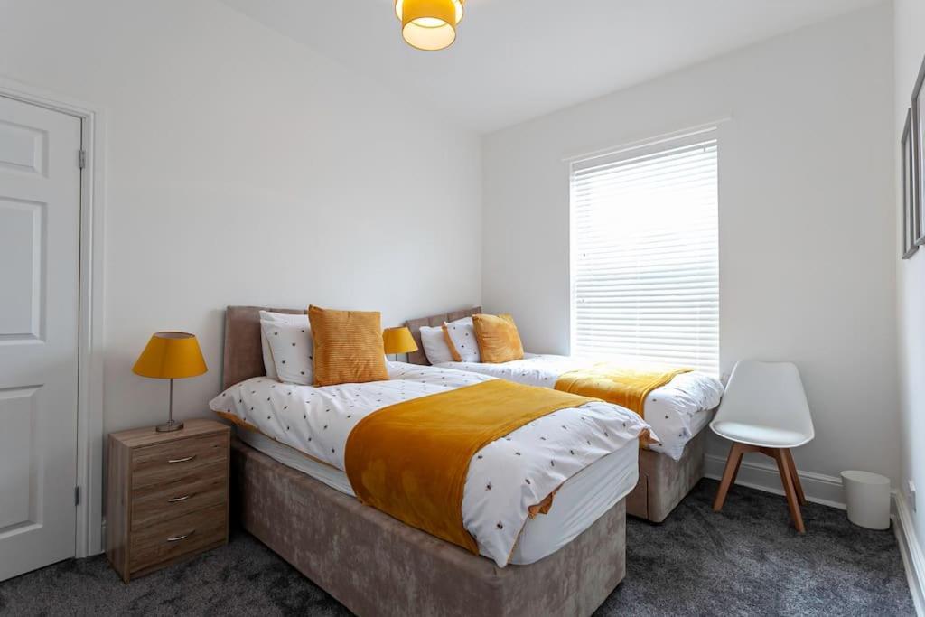Spacious Comfortable House Close To Etihad+parking Holiday home Manchester