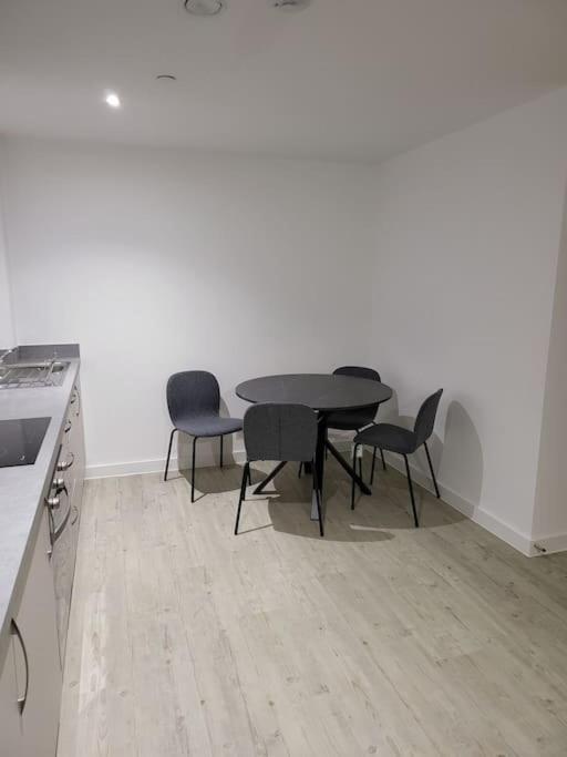 Beautiful 2 Bedroom Salford Quays