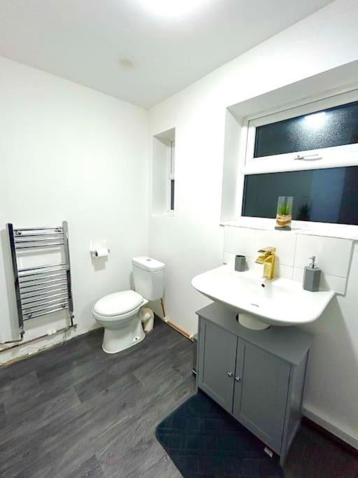Apartment In Levenshulme, *