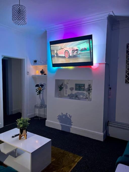 In Levenshulme, Apartment