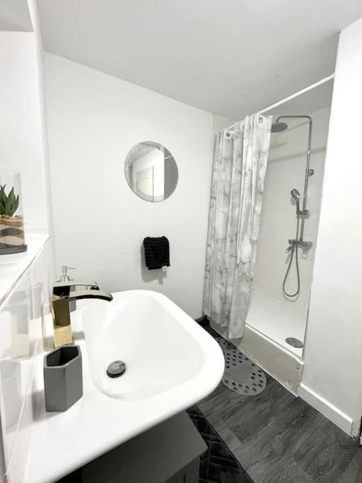 Apartment In Levenshulme, Manchester