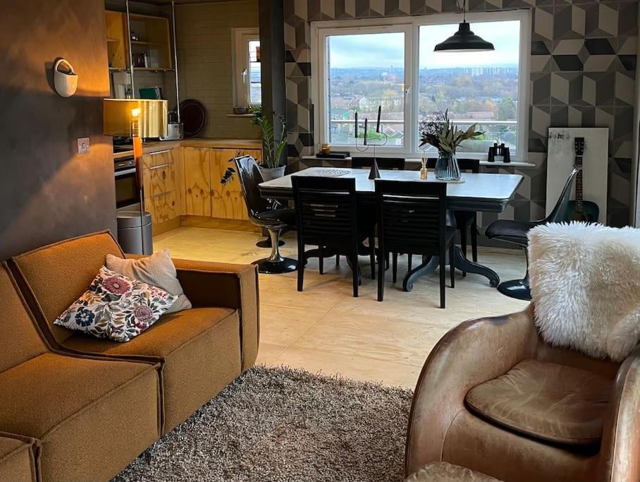 3 Bedroom Penthouse Apartment *