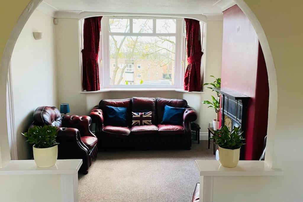 Holiday home Prestwich Garden Retreat: Manchester-close 3br With Parking & Netflix