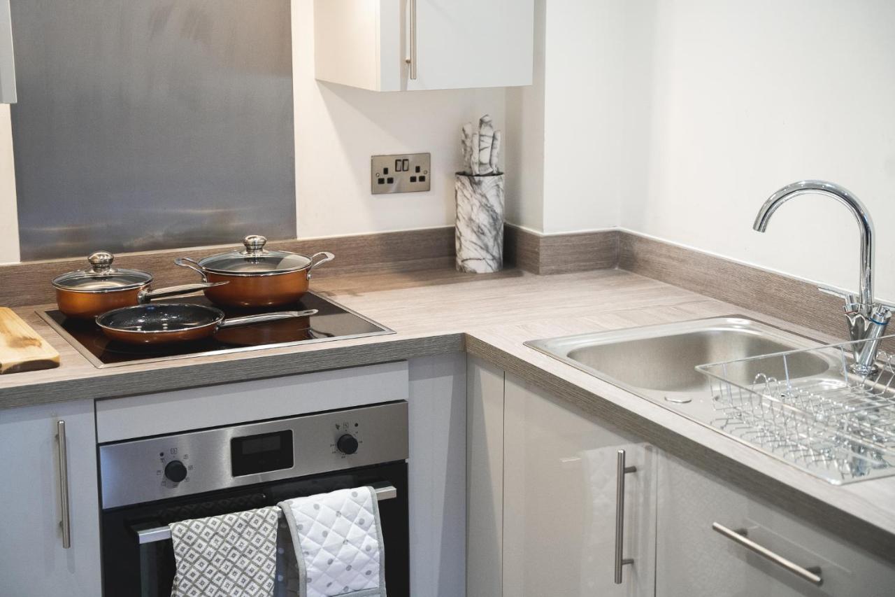 Modern 1-bed - Brand New - - Free Wi-fi