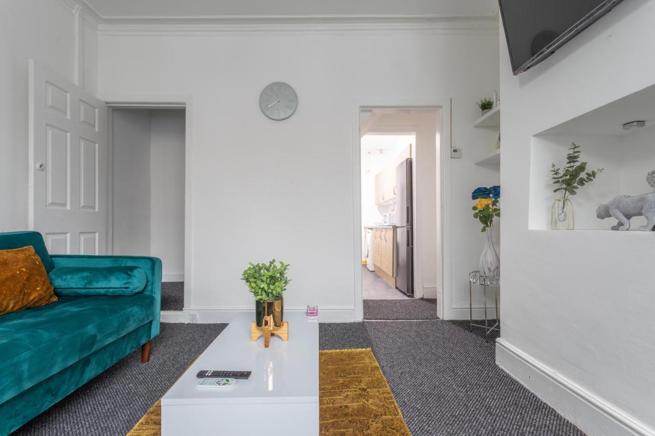 Apartment In Levenshulme, *