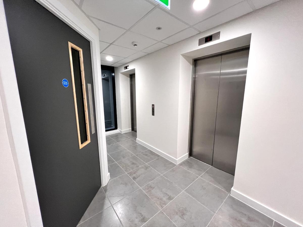 Apartment Affordable In Centre Close To Trafford *