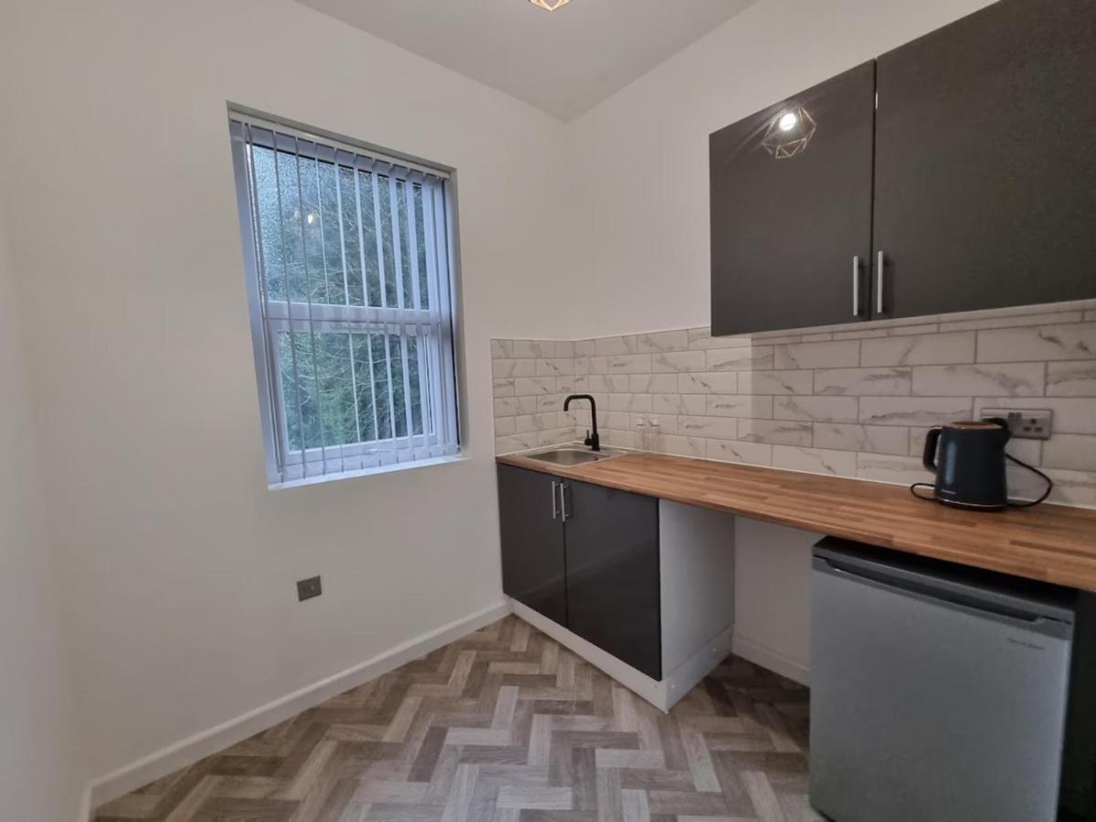 Magnificent 10 Bedroom Shared House - Great Amenities Homestay *