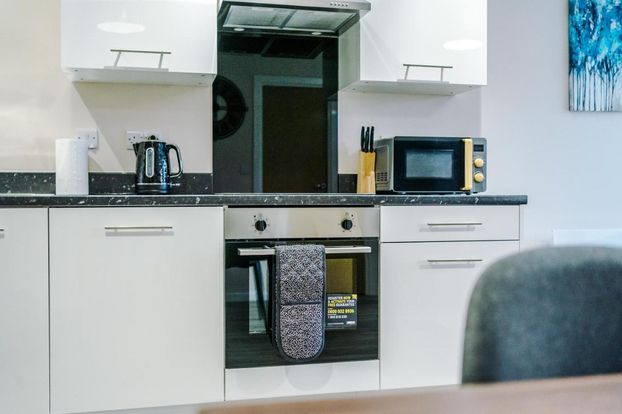 Apartment Weelky And Monthly Bookings At Cassia Unit - Telly Homes Ltd -brand New 1 Bedroom Salford, *