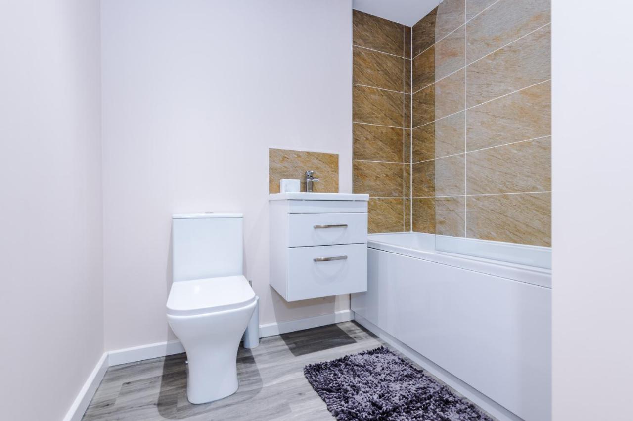 Weelky And Monthly Bookings At Cassia Unit - Telly Homes Ltd -brand New 1 Bedroom Salford, *