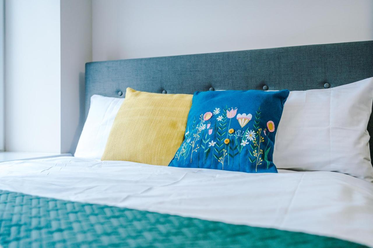 Weelky And Monthly Bookings At Cassia Unit - Telly Homes Ltd -brand New 1 Bedroom Salford, * Manchester