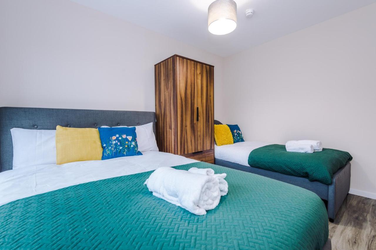 Weelky And Monthly Bookings At Cassia Unit - Telly Homes Ltd -brand New 1 Bedroom Salford, Apartment