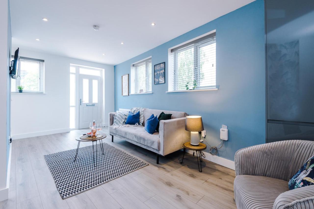 Apartment The Ecclesian - Upscale Near Trafford Centre & Eccles Train Station *