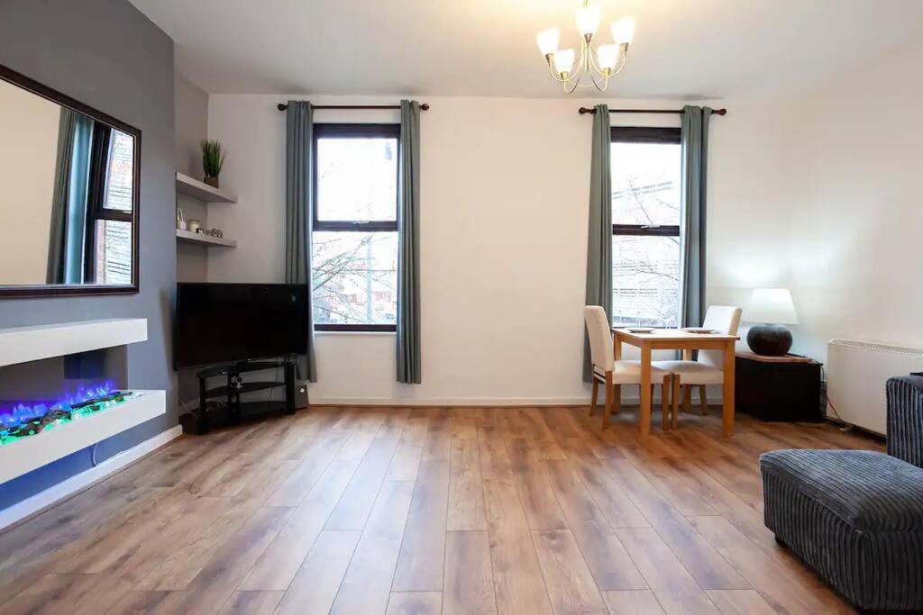 Apartment Lovely 2 Bedroom Flat 5 Min To Centre With Parking