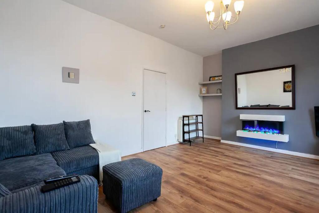 Lovely 2 Bedroom Flat 5 Min To Centre With Parking Apartment