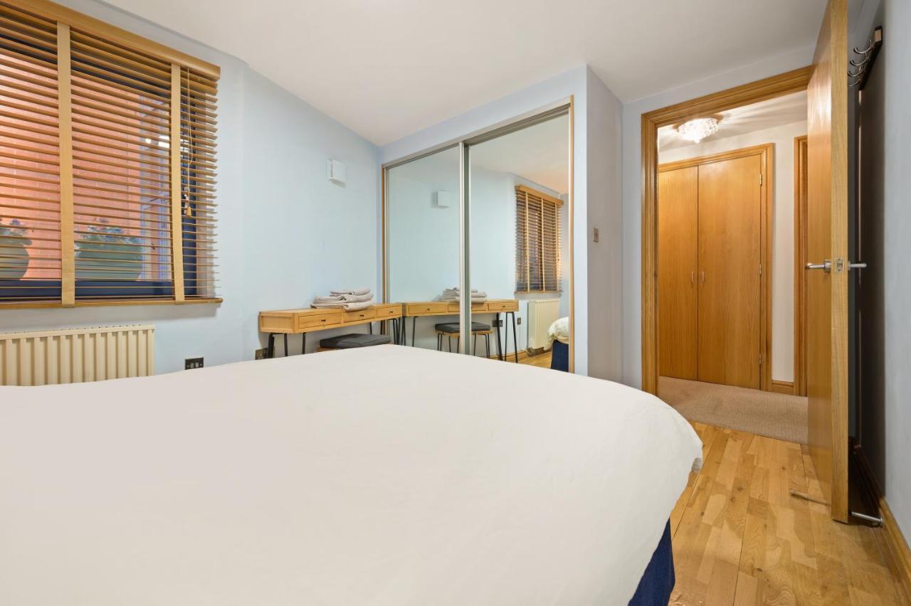 Apartment Lovely 2 Double Bedroom Flat With Patio Manchester