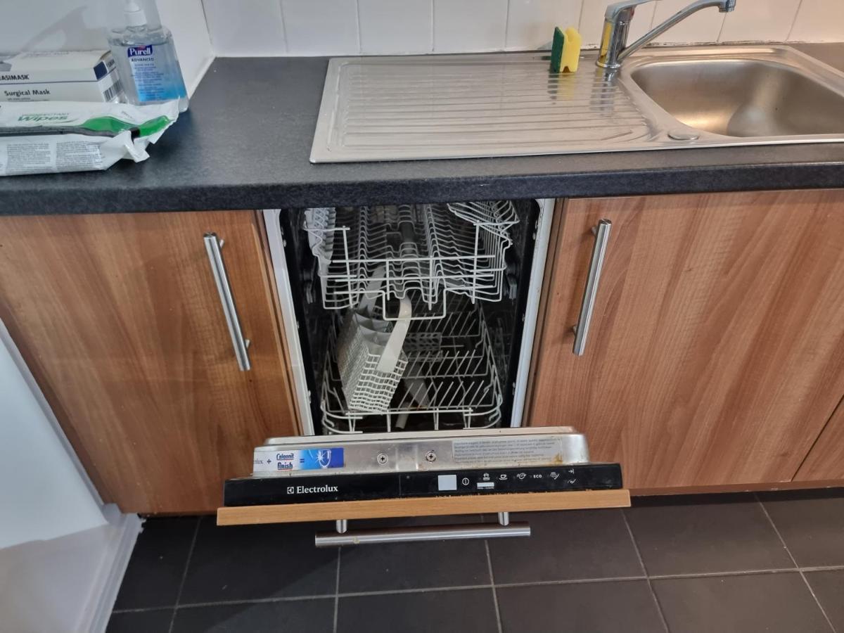 Impeccable 2-bed In Salford