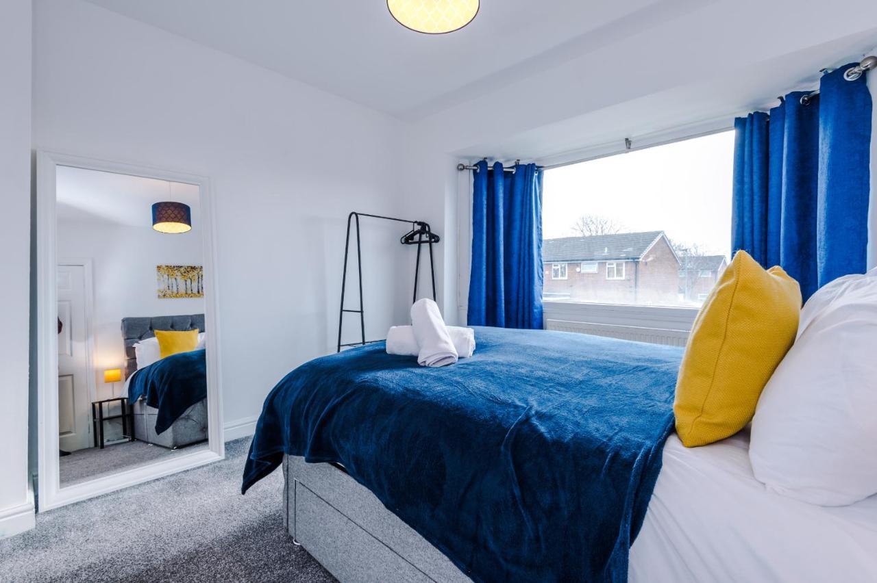 Half Mile To Etihad Stadium & Coop Arena, Free Parking, 6 Ppl Holiday home *