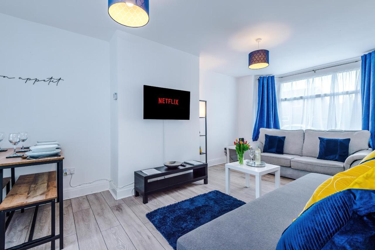 Half Mile To Etihad Stadium & Coop Arena, Free Parking, 6 Ppl