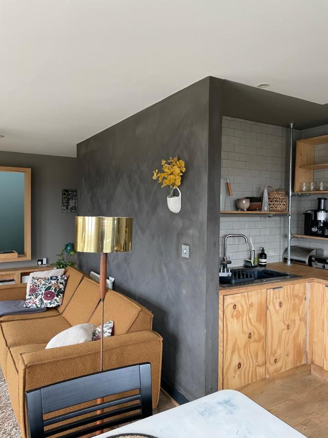 3 Bedroom Penthouse Apartment *