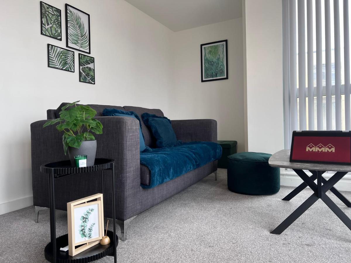 Apartment Luxury 2 Bed With Skyline Views. *