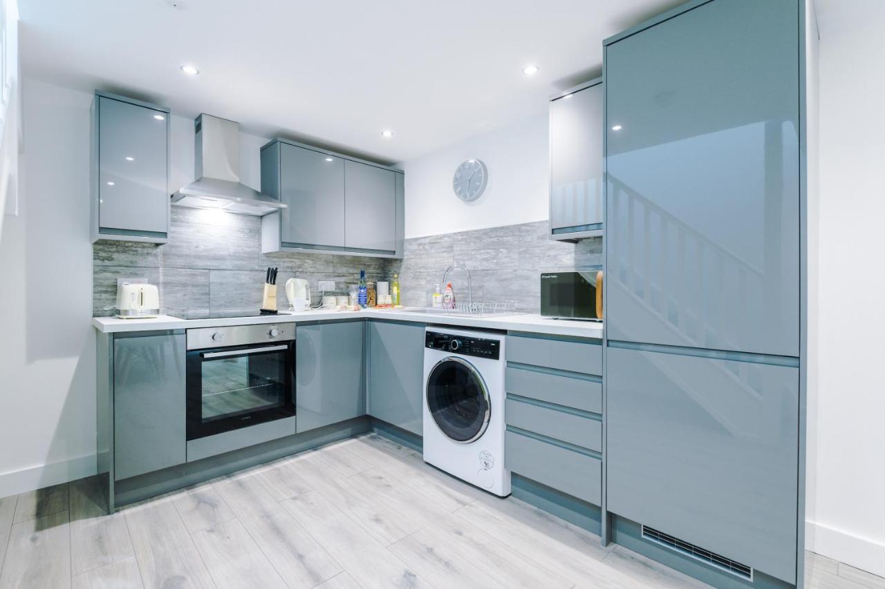 The Ecclesian - Upscale Near Trafford Centre & Eccles Train Station Apartment Manchester