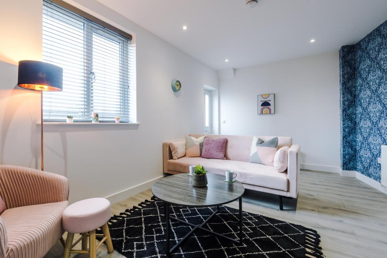 Apartment The Ecclesian - Upscale Near Trafford Centre & Eccles Train Station Manchester