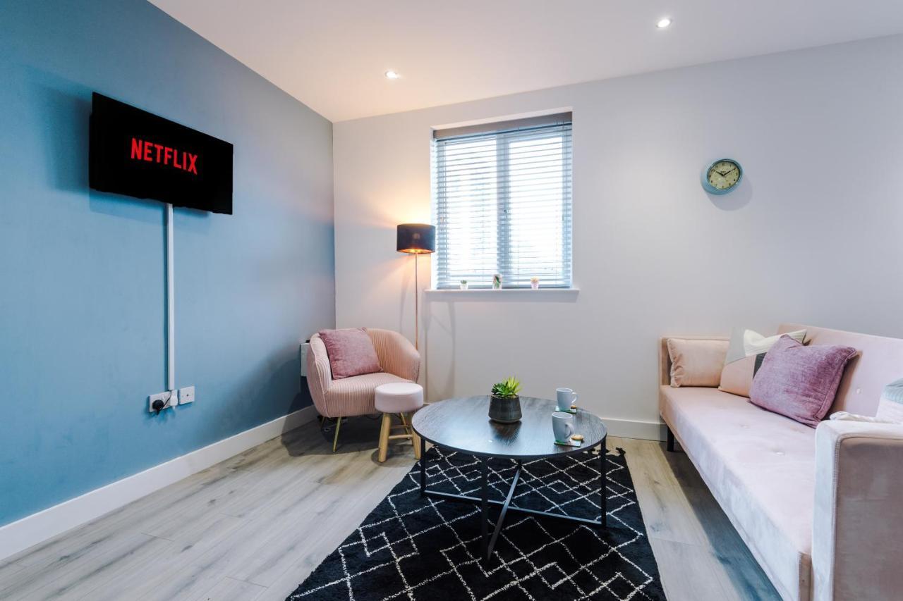 Apartment The Ecclesian - Upscale Near Trafford Centre & Eccles Train Station *