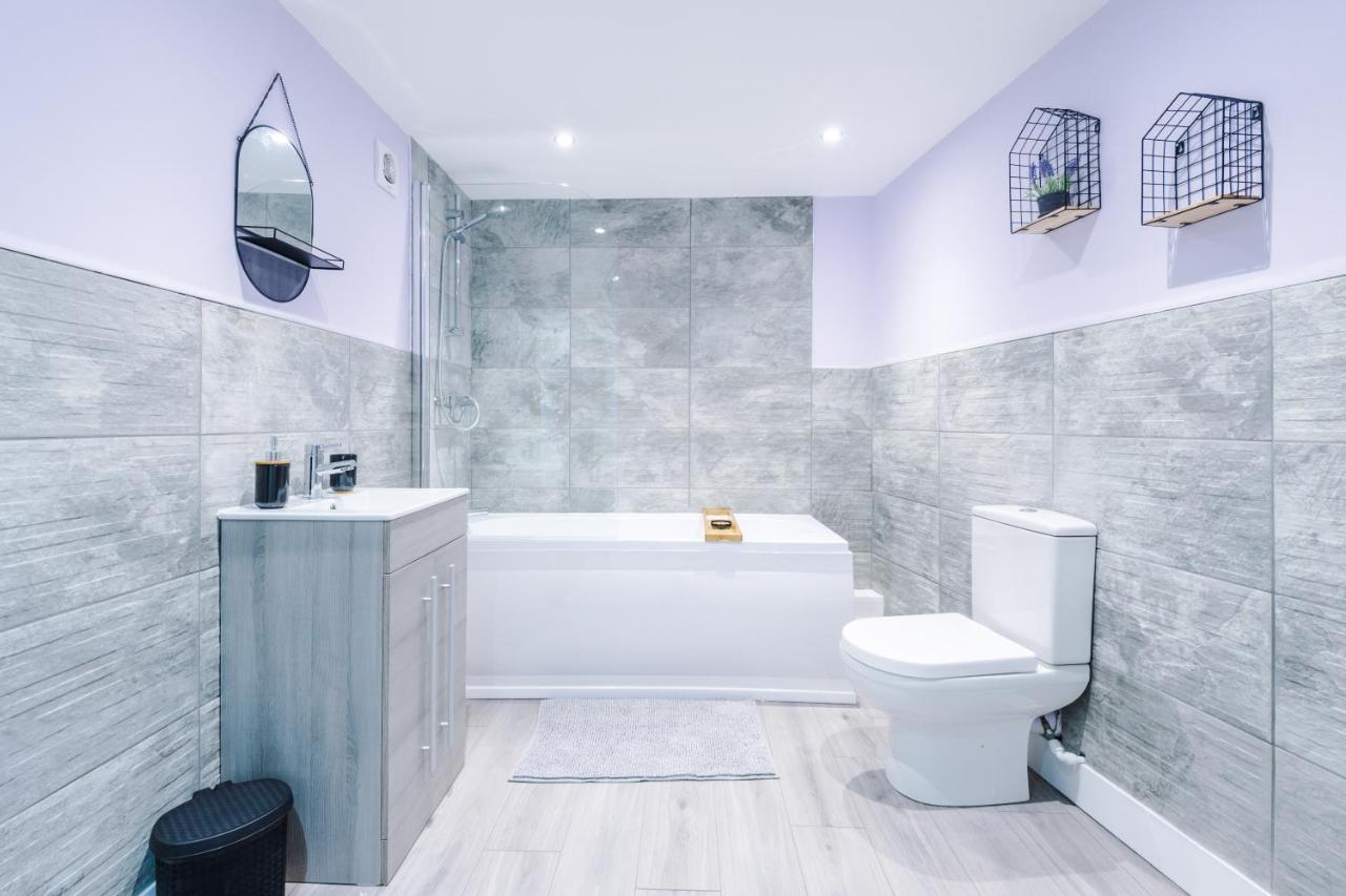 Apartment The Ecclesian - Upscale Near Trafford Centre & Eccles Train Station Manchester
