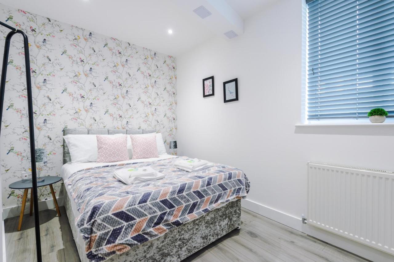 Apartment The Ecclesian - Upscale Near Trafford Centre & Eccles Train Station *