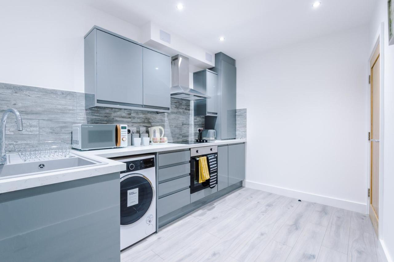 The Ecclesian - Upscale Near Trafford Centre & Eccles Train Station * Manchester