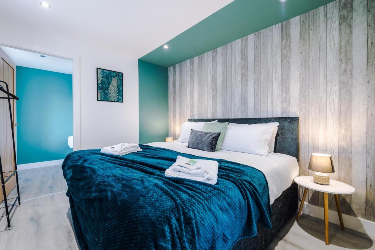 Apartment The Ecclesian - Upscale Near Trafford Centre & Eccles Train Station *