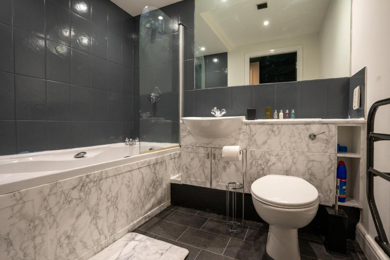 Jpg Theatre - High Floor Mcr Luxe W Balcony Canal Views