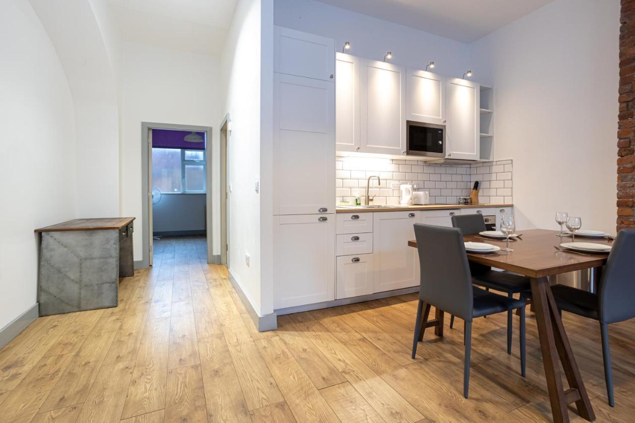 Pillo Serviced - Salford Apartment Manchester