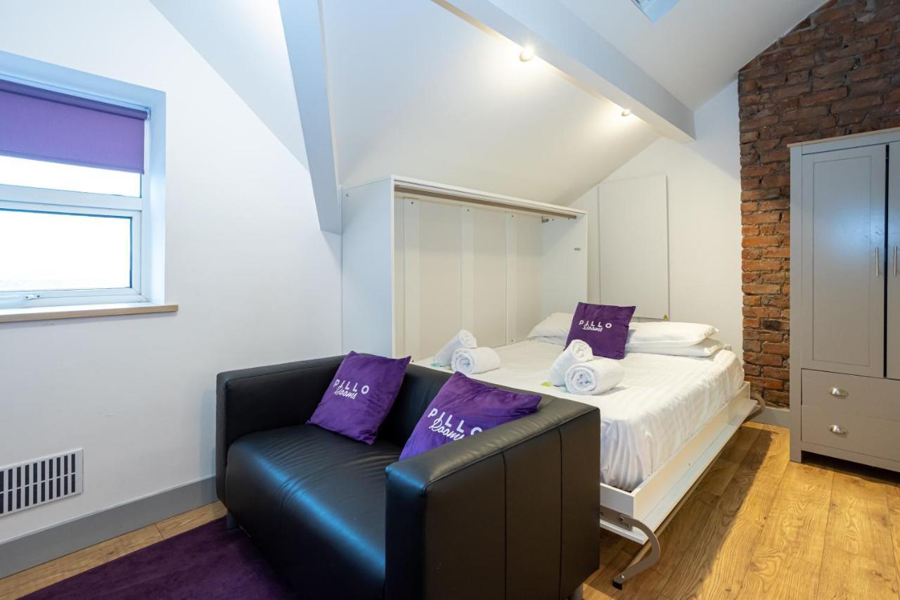 Pillo Serviced - Salford Apartment