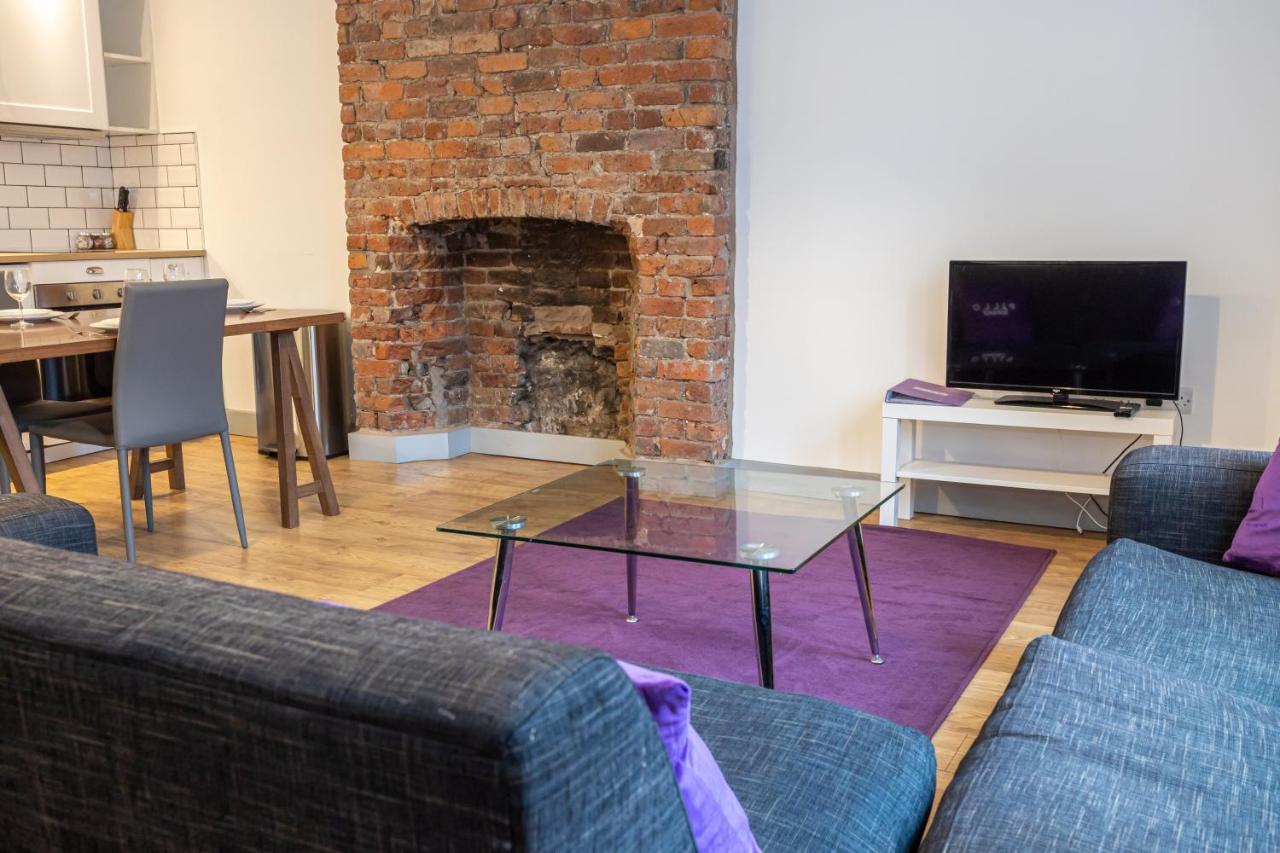Pillo Serviced - Salford Apartment Manchester