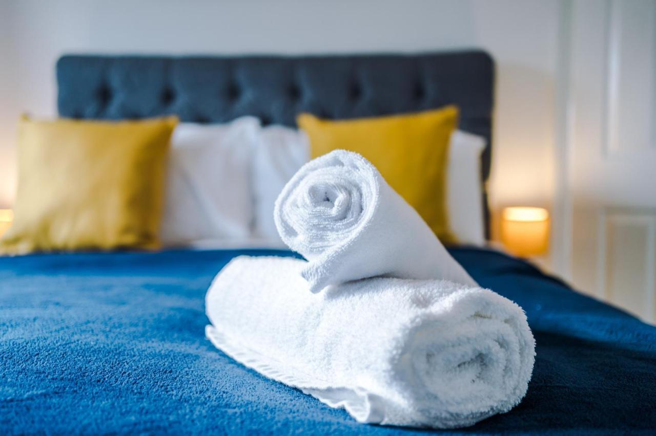 Holiday home Half Mile To Etihad Stadium & Coop Arena, Free Parking, 6 Ppl Manchester