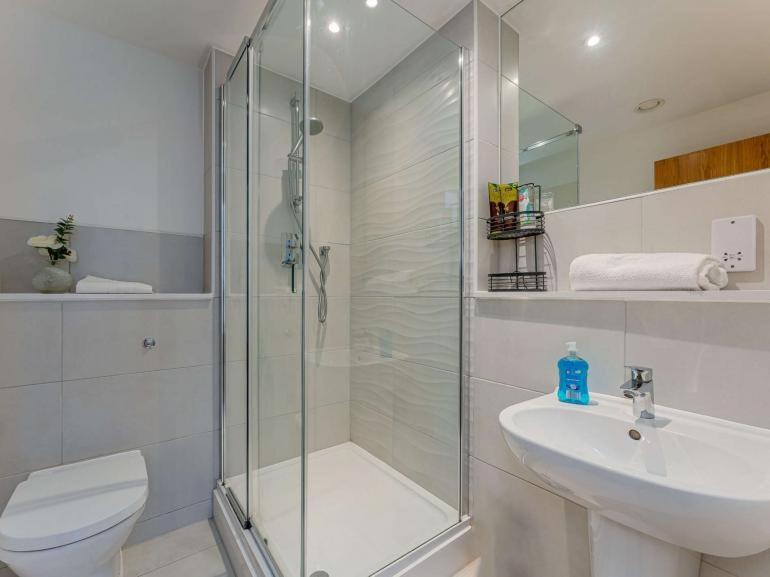 Apartment Stylish 2 Bed Apt In Centre Manchester