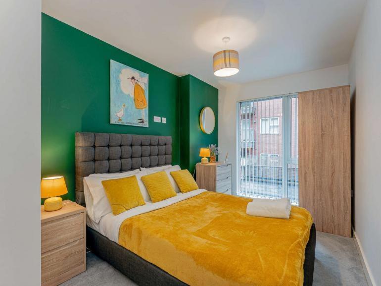 Stylish 2 Bed Apt In Centre Apartment *