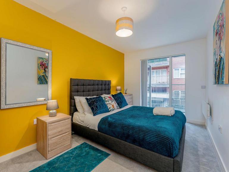 Stylish 2 Bed Apt In Centre Apartment