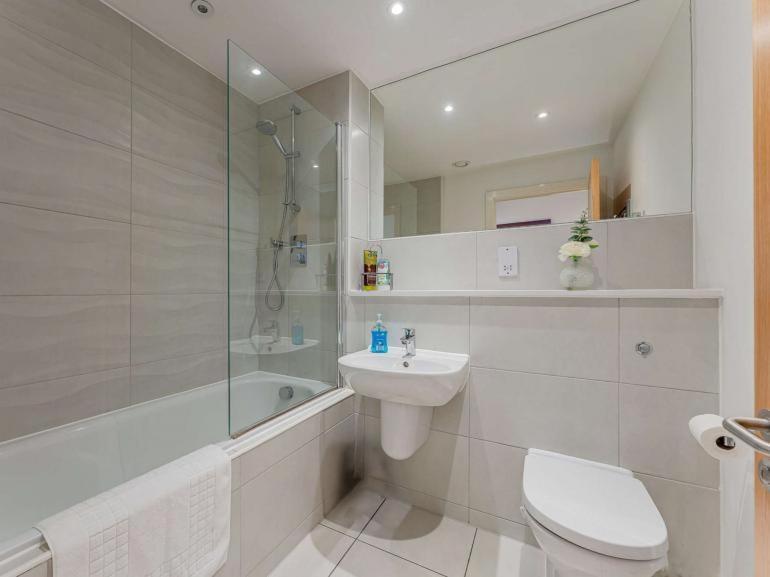 Stylish 2 Bed Apt In Centre * Manchester