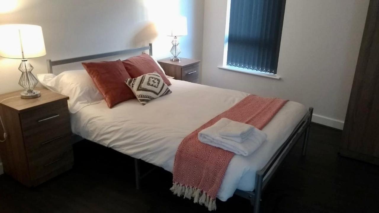 2 Bed Flat Near Deansgate Apartment *