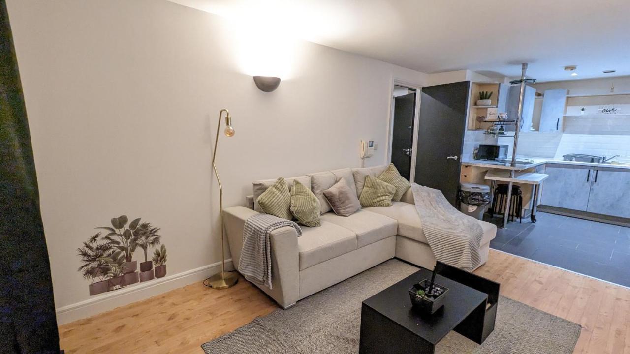 Apartment Jpg Theatre - High Floor Mcr Luxe W Balcony Canal Views *