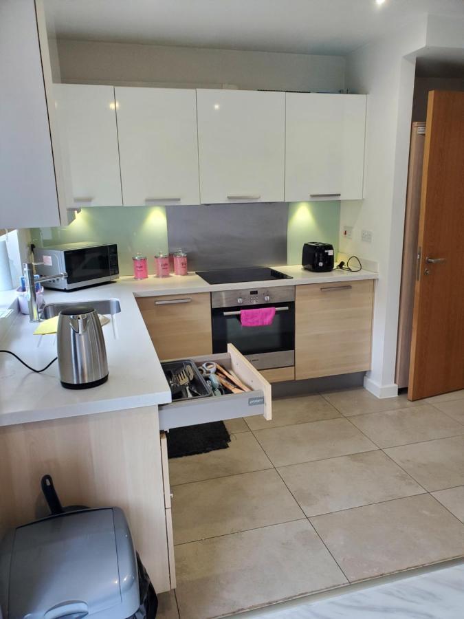 Beautiful & Elegant 2 Bed House