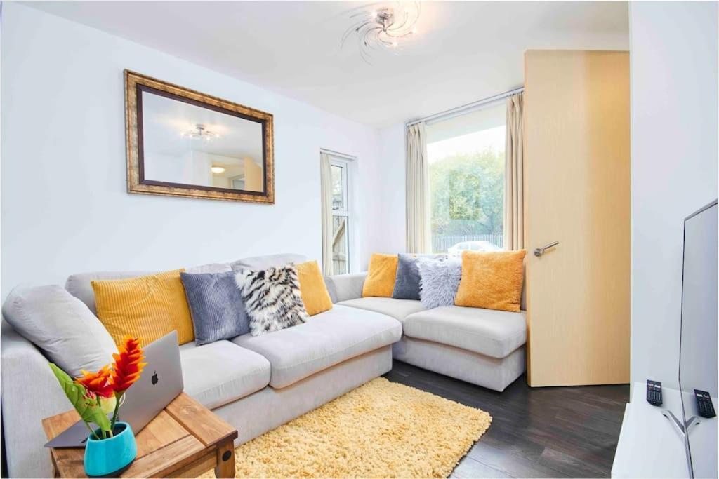 Apartment Dellehomes- Free Parking, Wfh, Family-friendly Manchester