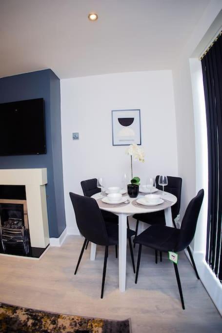 Isinmi - Close To Mcr City Holiday home *