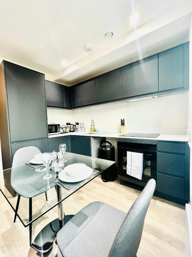Apartment Stylish Near To Old Trafford Stadium