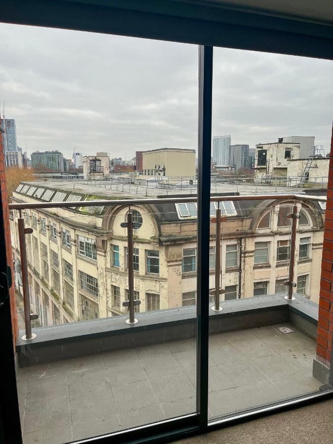 Modern 2 Bedroom Flat With Views Apartment Manchester